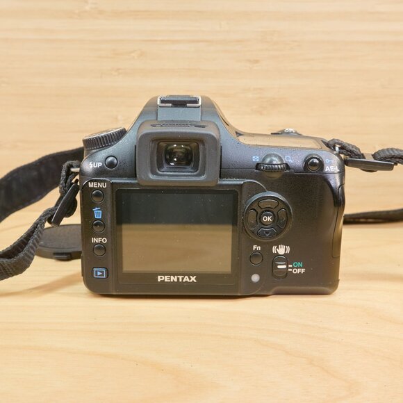 Pentax K100D 6.1 MP DSLR Camera with sms Pentax DA 18-55mm Lens - Picture 7 of 11